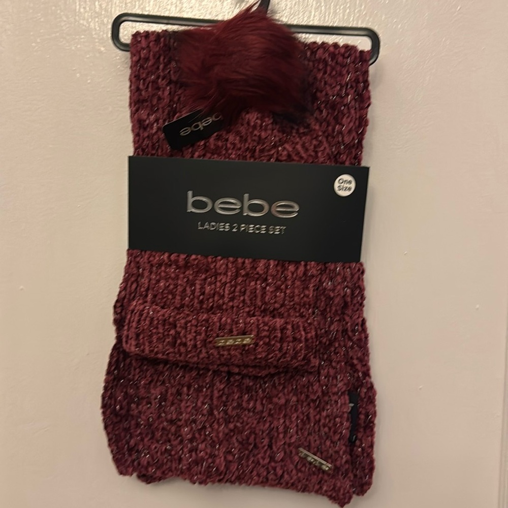 BEBE Women's purple Pom Pom Hat & Scarf NWT